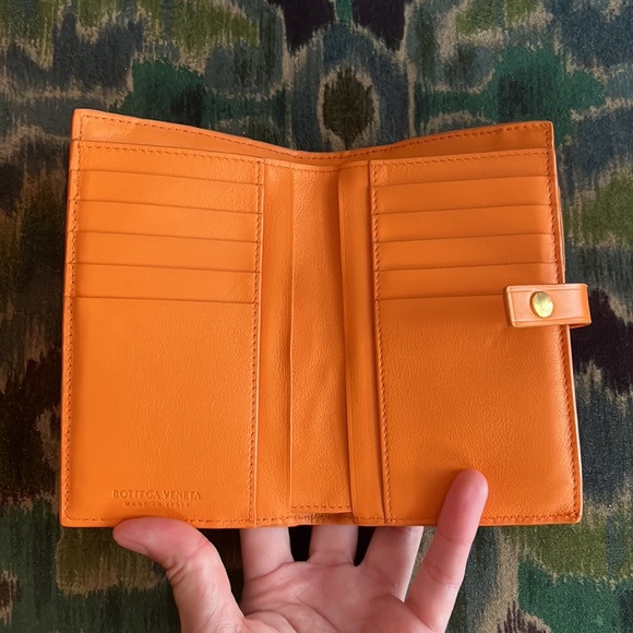Bottega Veneta Bi-Fold Wallet - Picture 3 of 7